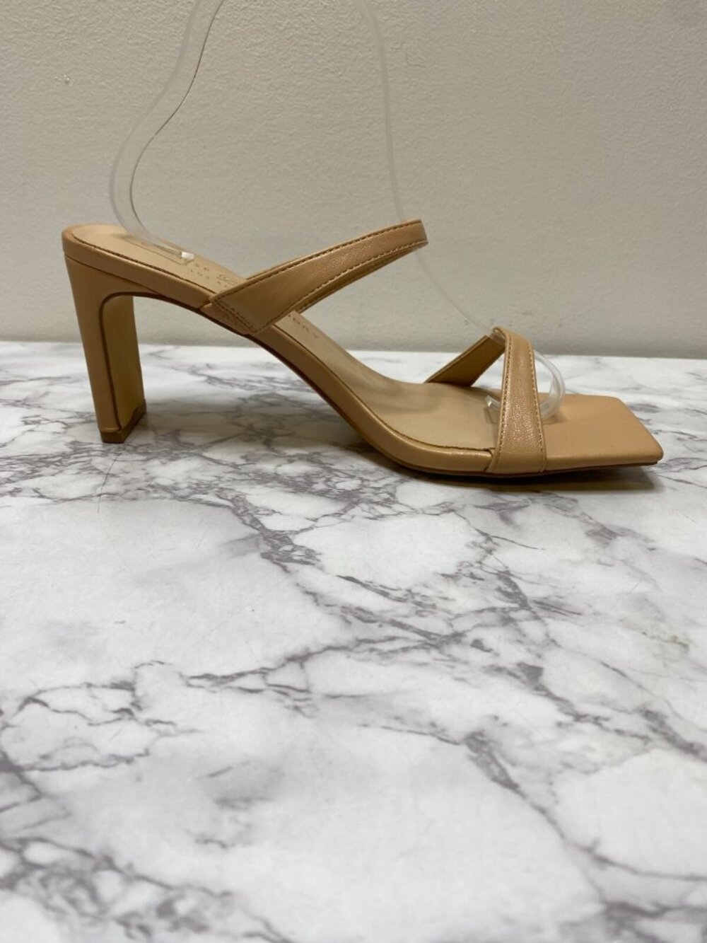 Chinese Laundry Women's Square Toe Nude Strappy Faux Leather Sandal Sz 7.5